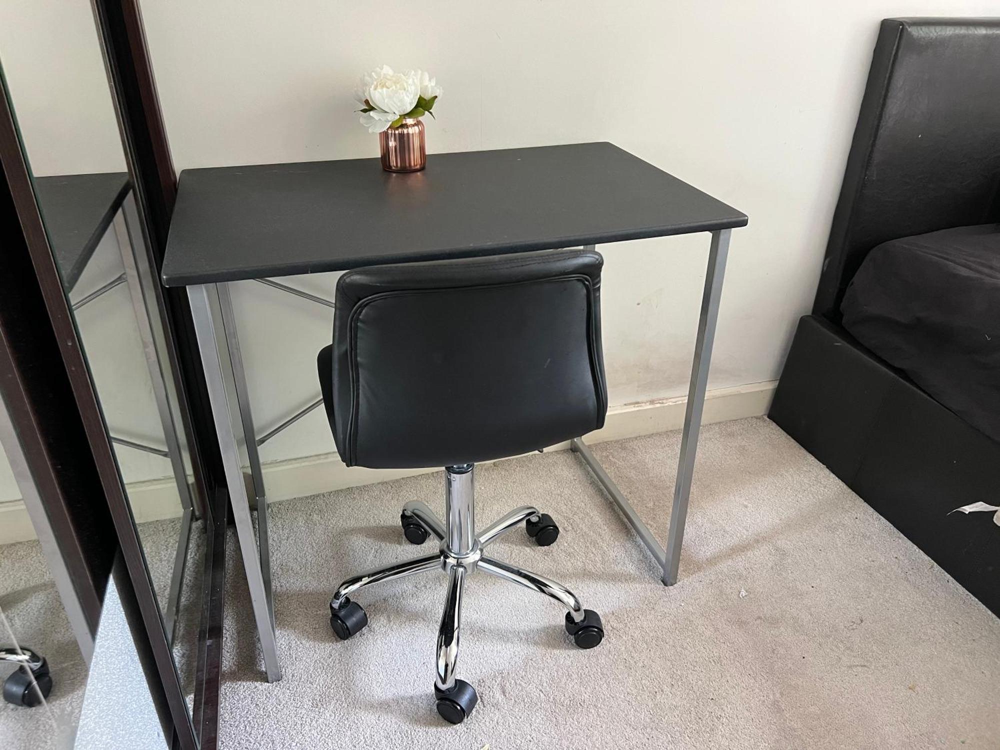 London Holiday Home Newly Refurbished - Entire 4 Bedroom Private House With Kitchen, Living Room & Private Garden - 1 Cape House London, Within 30 Mins From Central London, London Bridge & Canary Wharf Londres Exterior foto